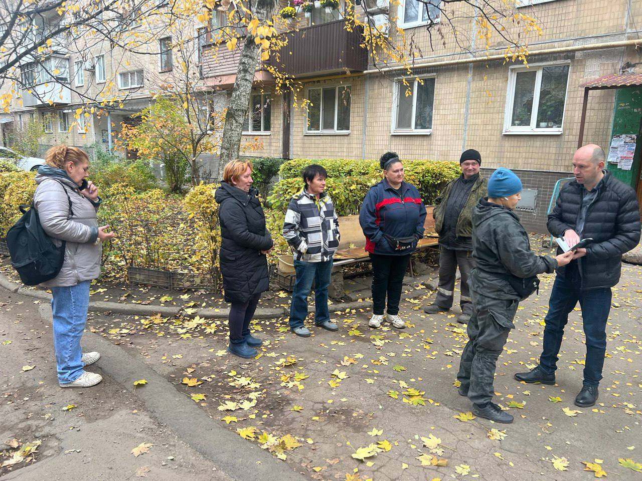 По поручению Главы ДНР Дениса Пушилин 07.11.2025 по адресу: г. Донецк, проспект Ленинский, 25 состоялась встреча с жителями, на которой присутствовал заместитель руководителя Управы Ленинского внутригородского района... По поручению Главы ДНР Дениса Пушилин 07.11.2025 по адресу: г. Донецк, проспект Ленинский, 25 состоялась встреча с жителями, на которой присутствовал заместитель руководителя Управы Ленинского внутригородского района...