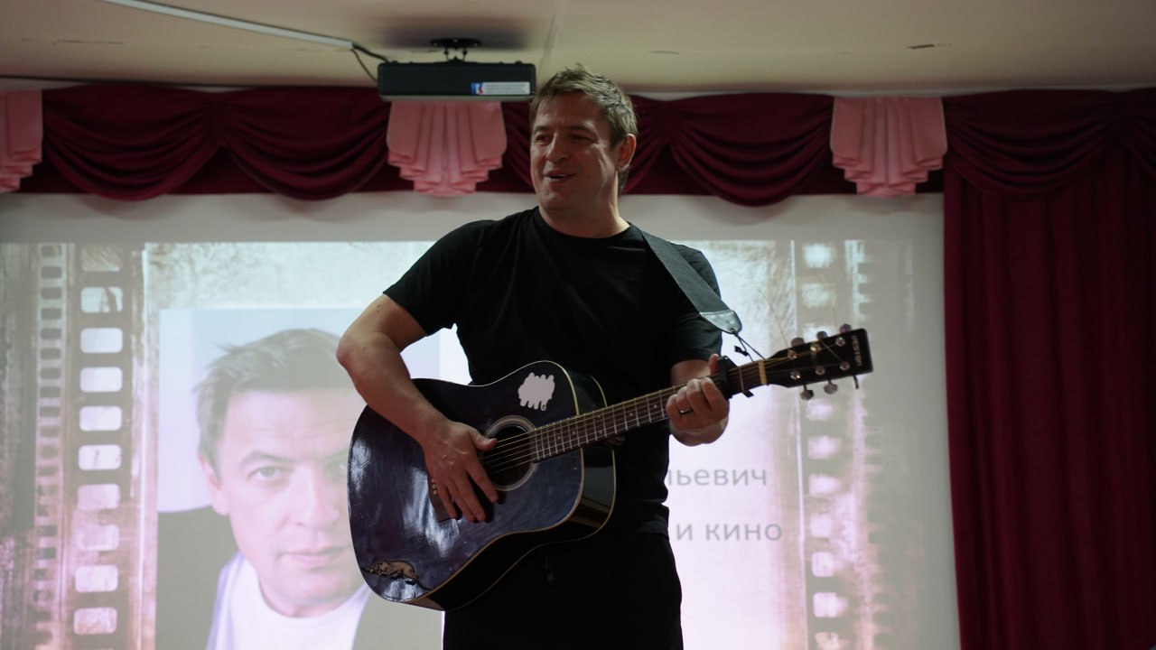 Где оживают мечты? Конечно, там, где говорят о кино! Где оживают мечты? Конечно, там, где говорят о кино!