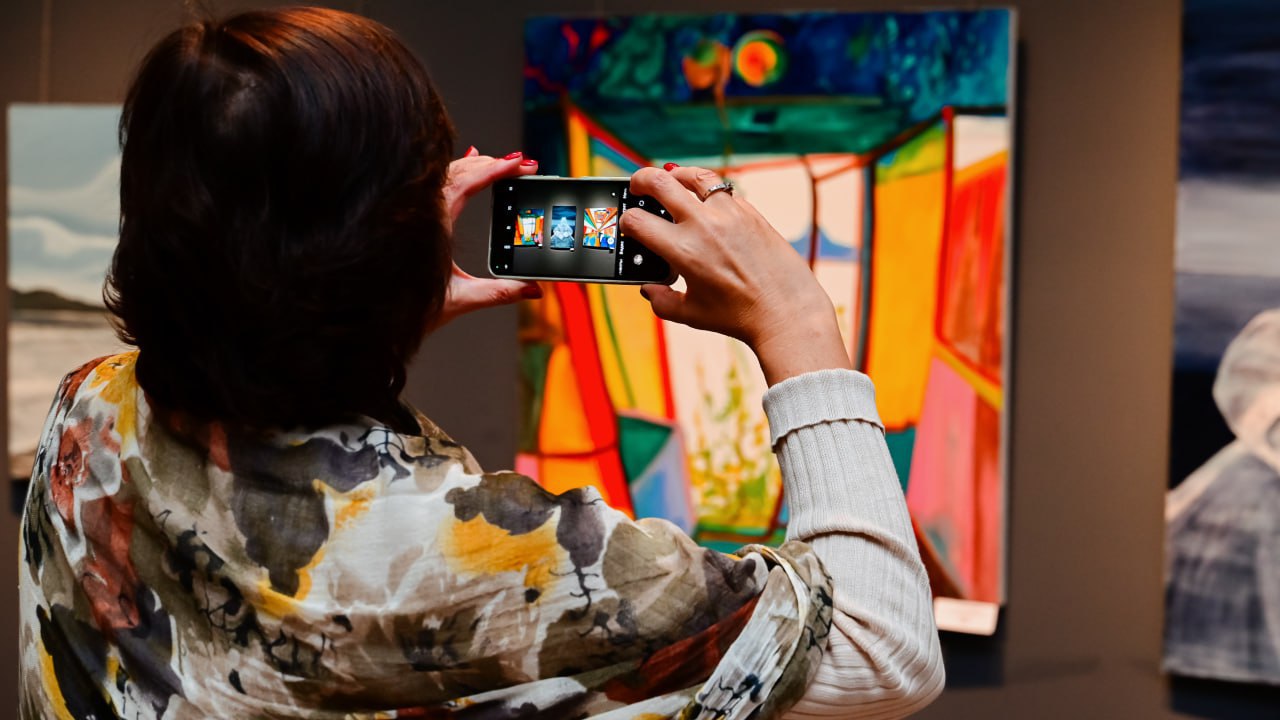 В Донецке представили выставку «Бесконечный маршрут» В Донецке представили выставку «Бесконечный маршрут»