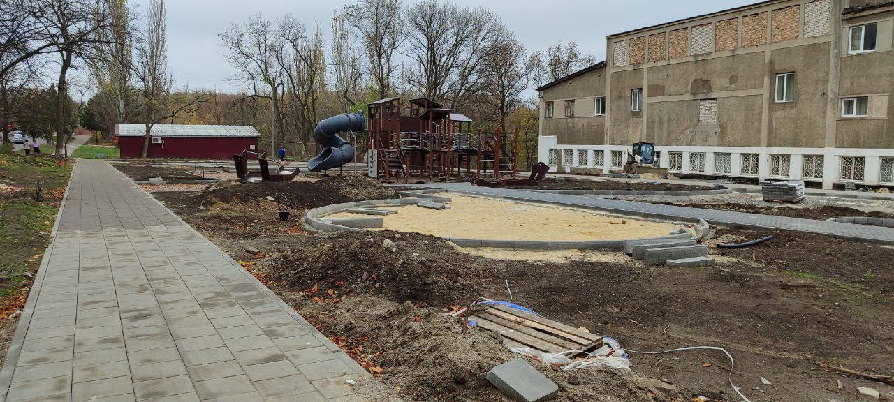 Евгений Поплавский: Работы по благоустройству в Харцызске Евгений Поплавский: Работы по благоустройству в Харцызске