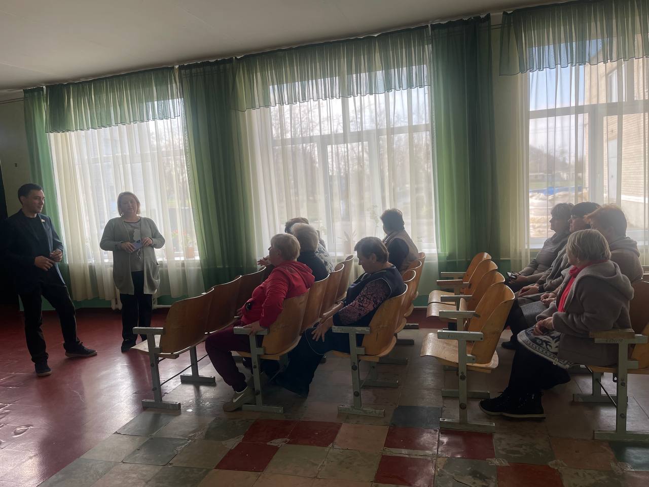 Денис Машков: По поручению Главы Донецкой Народной Республики Дениса Пушилина, посетил школу №94 в Донецке и провел встречу с ее сотрудниками