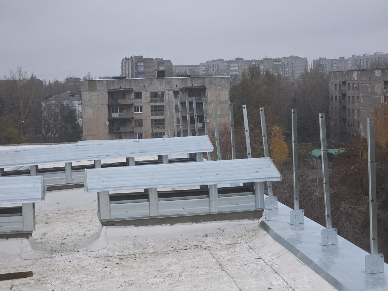 Специалисты Владимирской области продолжат ремонт крыш в Кировском Специалисты Владимирской области продолжат ремонт крыш в Кировском