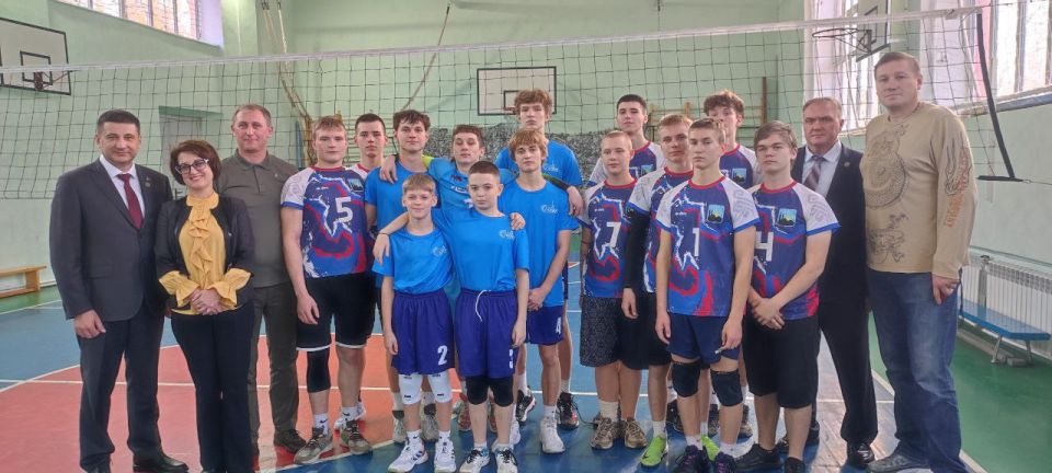 Александр Шатов: В Шахтерске прошли соревнования по волейболу памяти Г.Т. Берегового Александр Шатов: В Шахтерске прошли соревнования по волейболу памяти Г.Т. Берегового