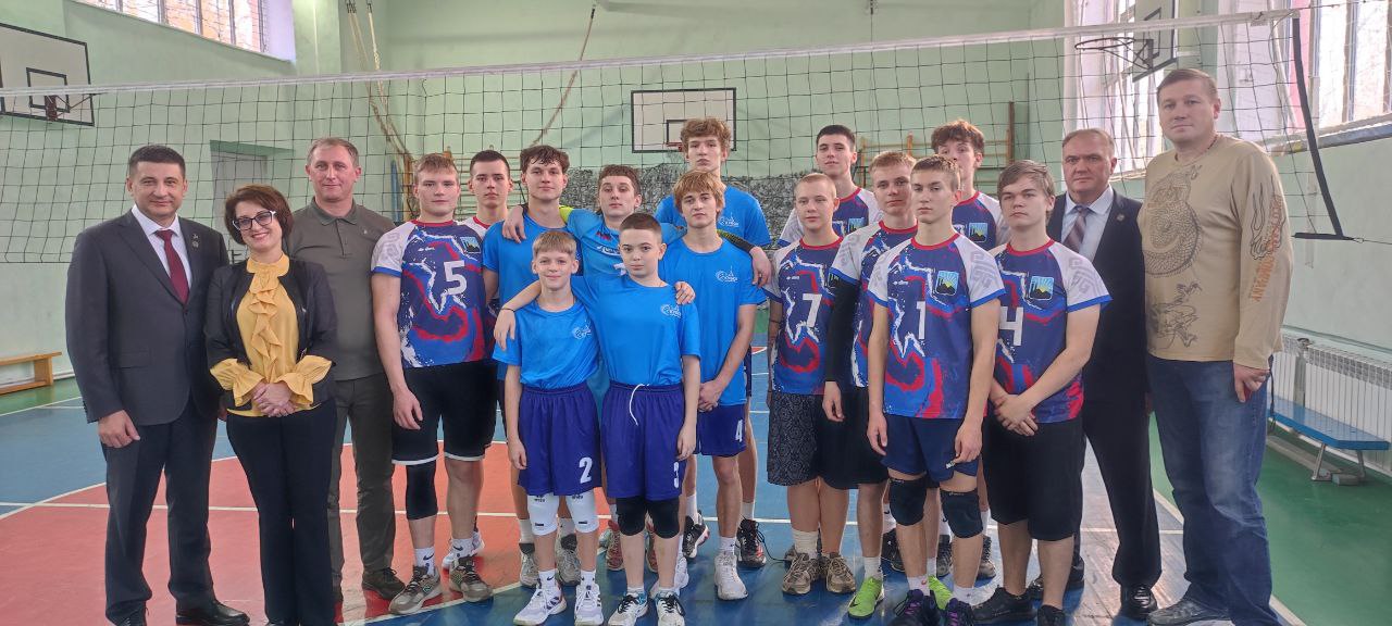 Александр Шатов: В Шахтерске прошли соревнования по волейболу памяти Г.Т. Берегового Александр Шатов: В Шахтерске прошли соревнования по волейболу памяти Г.Т. Берегового