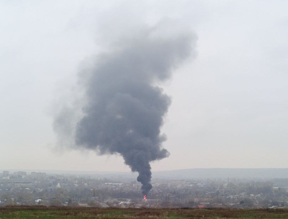 Мощные взрывы в оккупированной ВСУ Дружковке ДНР, работают "Герани" Мощные взрывы в оккупированной ВСУ Дружковке ДНР, работают "Герани"