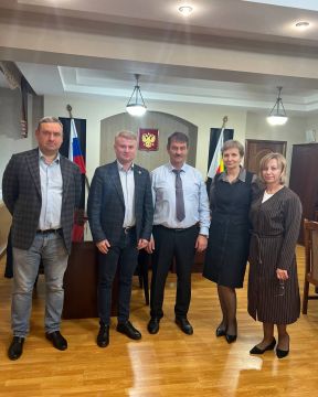 Артем Крамаренко: Сегодня работаю в городе Новочеркасск Ростовской области, где провёл рабочую встречу с руководителем Российского научно-исследовательского института проблем мелиорации Романом Масным