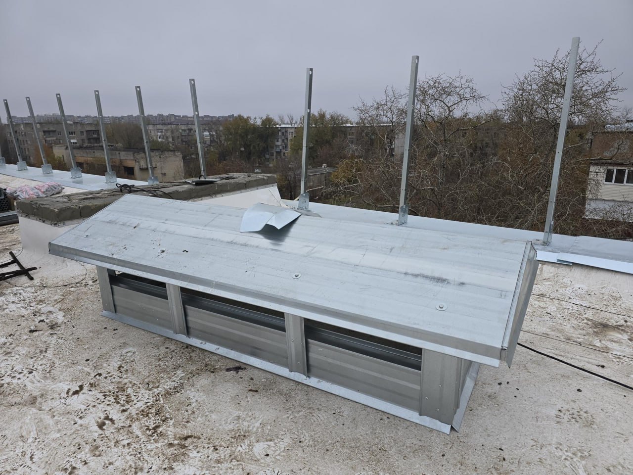 Специалисты Владимирской области продолжат ремонт крыш в Кировском Специалисты Владимирской области продолжат ремонт крыш в Кировском