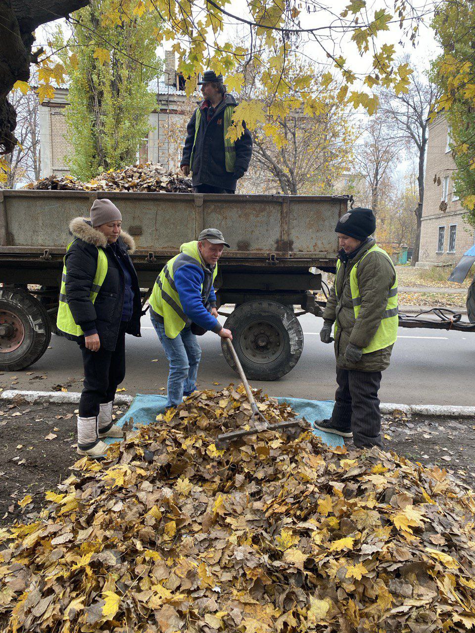 С заботой об округе.. На 07.11.2025 г. сотрудниками МУП "ЭКОС" выполнены следующие виды работ: Дорожный смет по ул. Некрасова Подключение вновь смонтированных фонарей освещения по ул. Машиностроителей Восстановление линий... С заботой об округе.. На 07.11.2025 г. сотрудниками МУП "ЭКОС" выполнены следующие виды работ: Дорожный смет по ул. Некрасова Подключение вновь смонтированных фонарей освещения по ул. Машиностроителей Восстановление линий...