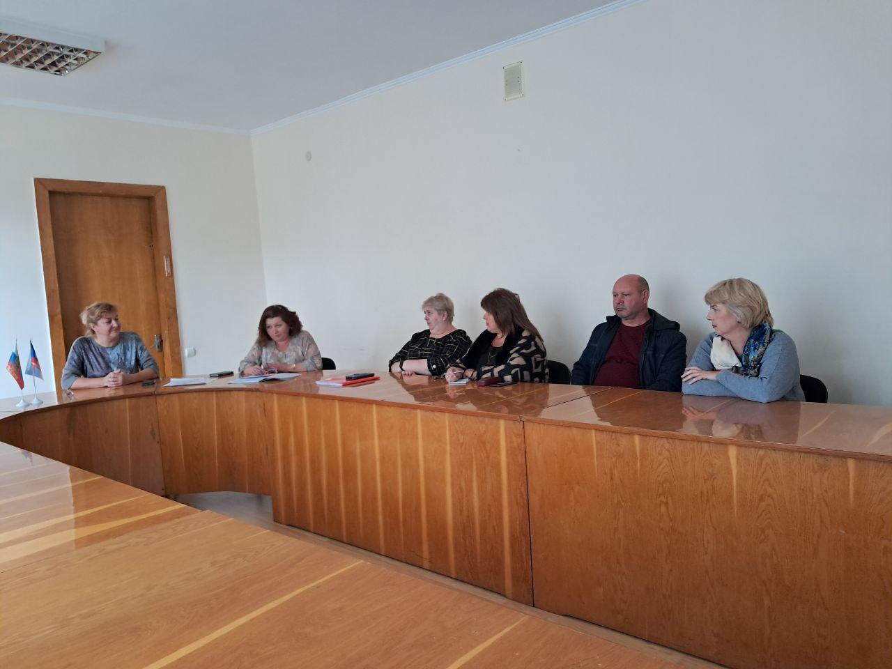 В Шахтерском округе активно готовят опекунов и приемных родителей В Шахтерском округе активно готовят опекунов и приемных родителей