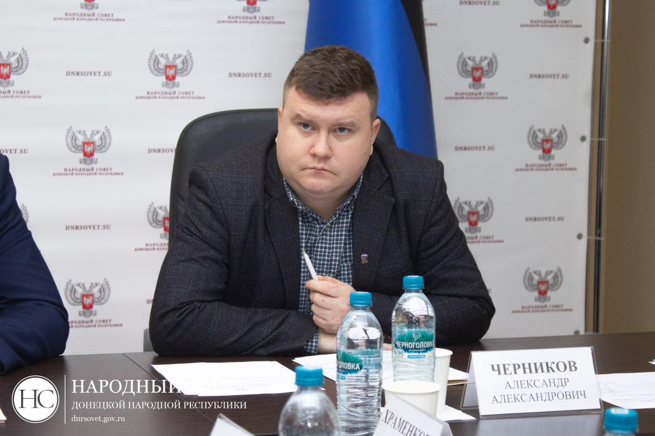 В Народном Совете обсудили внедрение современной цифровой образовательной среды в учебных заведениях региона В Народном Совете обсудили внедрение современной цифровой образовательной среды в учебных заведениях региона