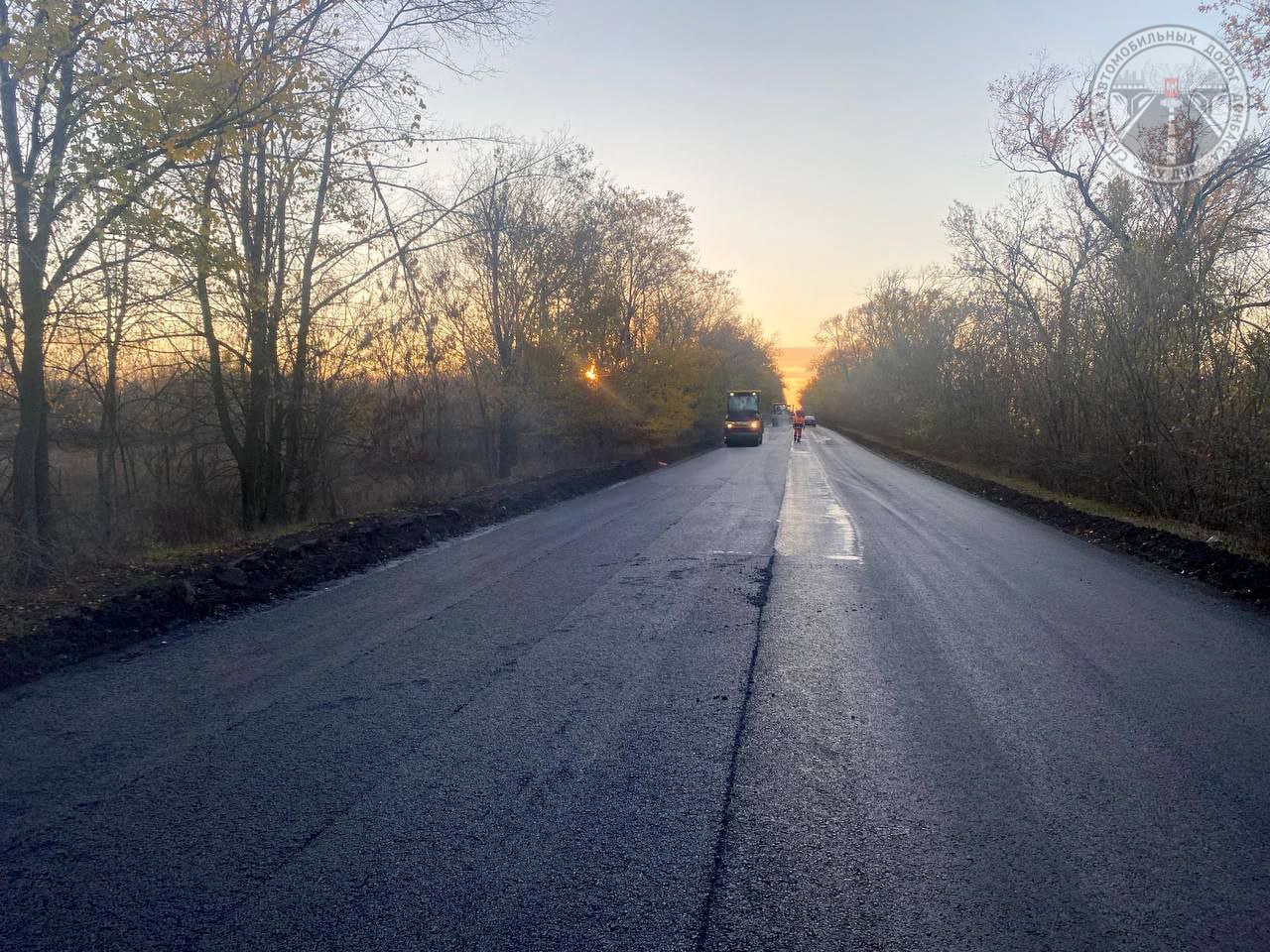 С опережением графиков дорожники завершают мероприятия по приведению в нормативное состояние улично-дорожной сети Донецка С опережением графиков дорожники завершают мероприятия по приведению в нормативное состояние улично-дорожной сети Донецка