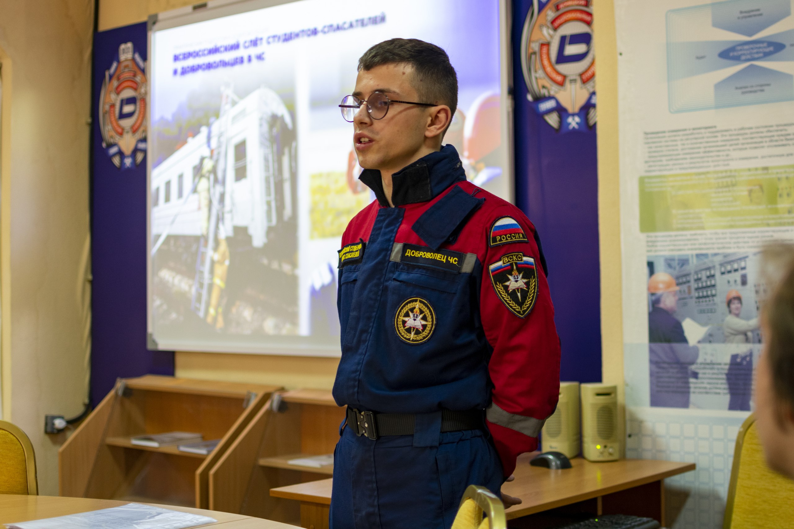 Донецкое РО ВСКС продолжает активную работу по привлечению молодежи в свои ряды Донецкое РО ВСКС продолжает активную работу по привлечению молодежи в свои ряды