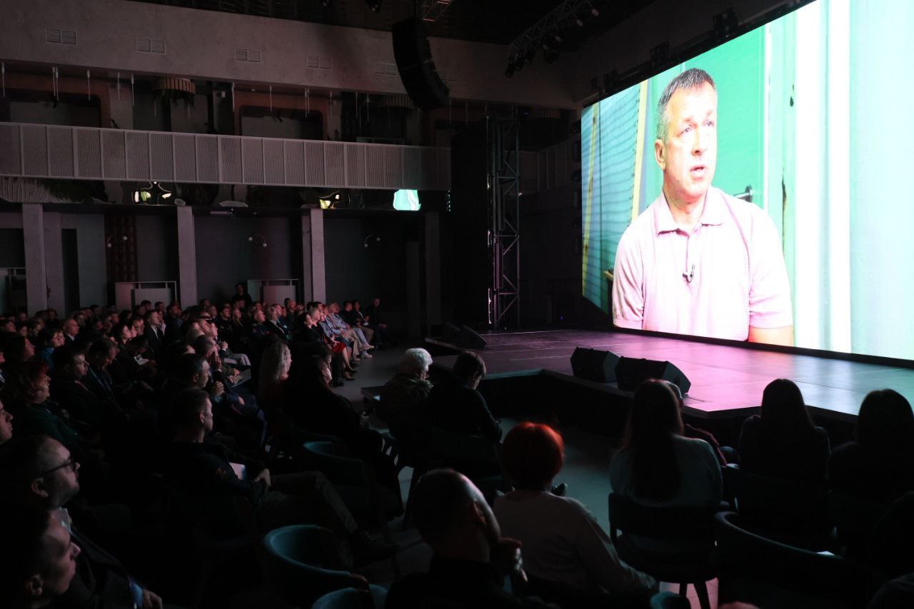 Артём Жога: В Новом Уренгое стартовал IV форум "Патриоты Урала" Артём Жога: В Новом Уренгое стартовал IV форум "Патриоты Урала"