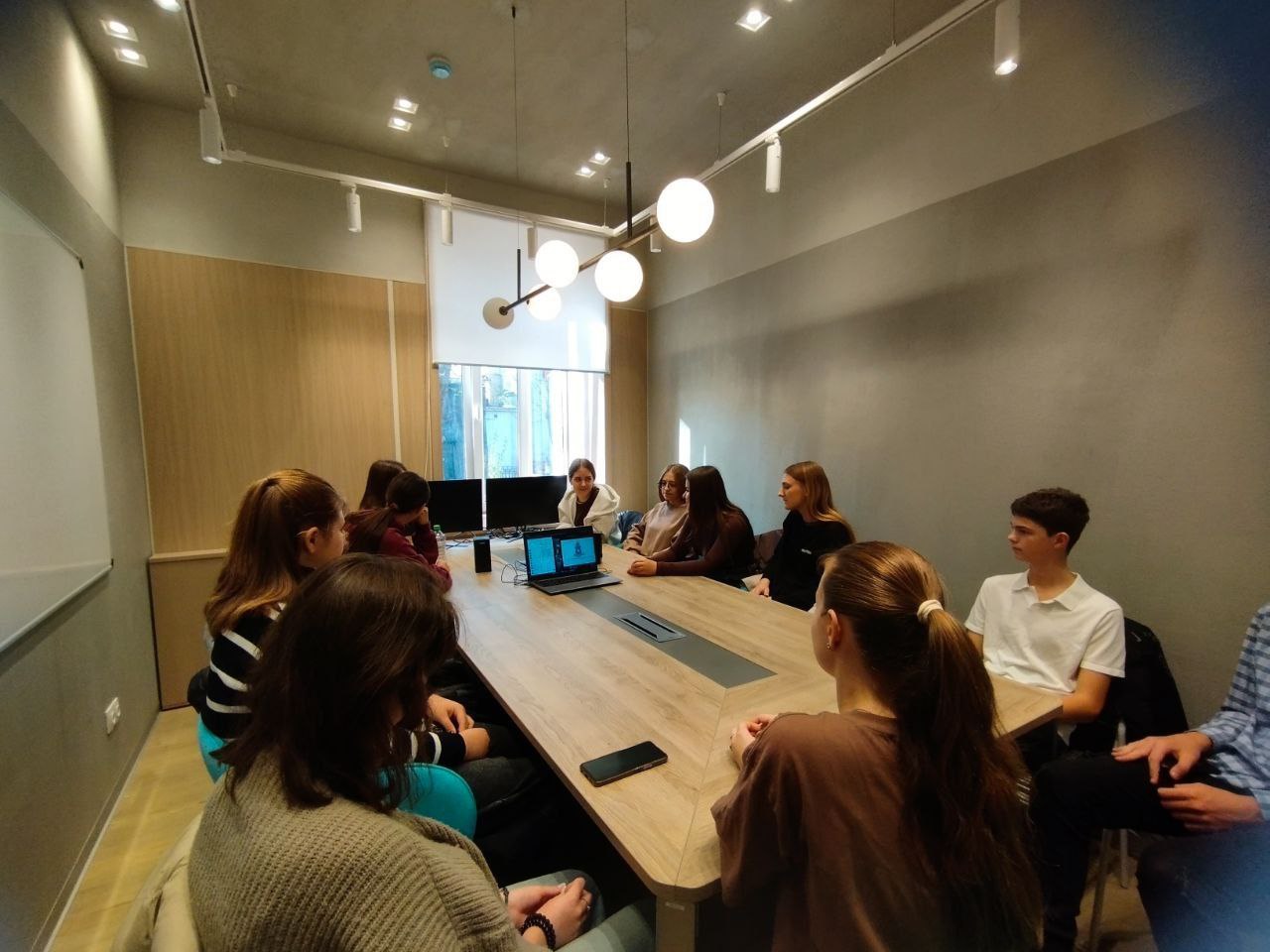 Сегодняшний день был наполнен знаниями и вдохновением для наших юных дипломатов!