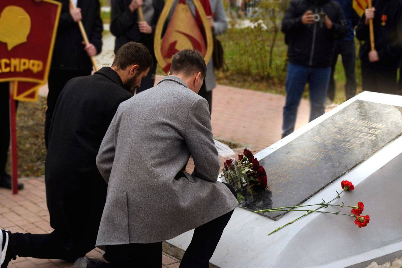 Шествие коммунистов в Мариуполе на 7 ноября 2025 года Шествие коммунистов в Мариуполе на 7 ноября 2025 года