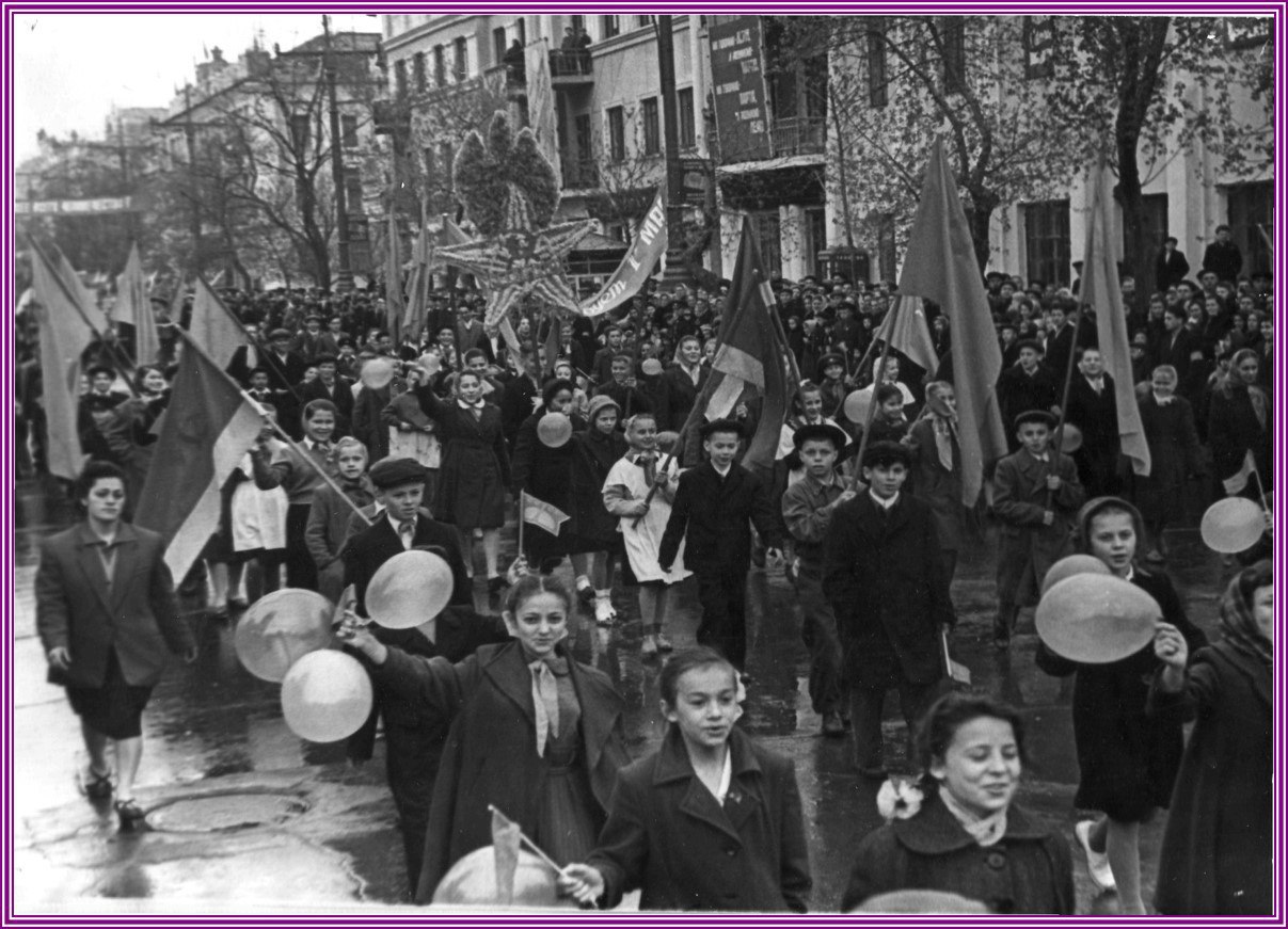 Добрый дом детства для нескольких поколений: городскому ДДЮТ им. Джарты в Макеевке исполняется 90 лет