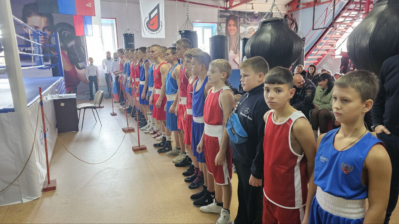 В Мариуполе прошел масштабный турнир по боксу в память о погибших сотрудниках ОВД