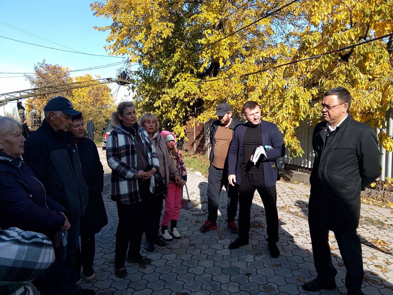 Член Общественного совета муниципального образования городской округ Мариуполь Георгий Алакозов принял участие во встрече депутата Мариупольского городского совета Посламовского М.Ю. с жителями Мариуполя, в частности поселка... Член Общественного совета муниципального образования городской округ Мариуполь Георгий Алакозов принял участие во встрече депутата Мариупольского городского совета Посламовского М.Ю. с жителями Мариуполя, в частности поселка...