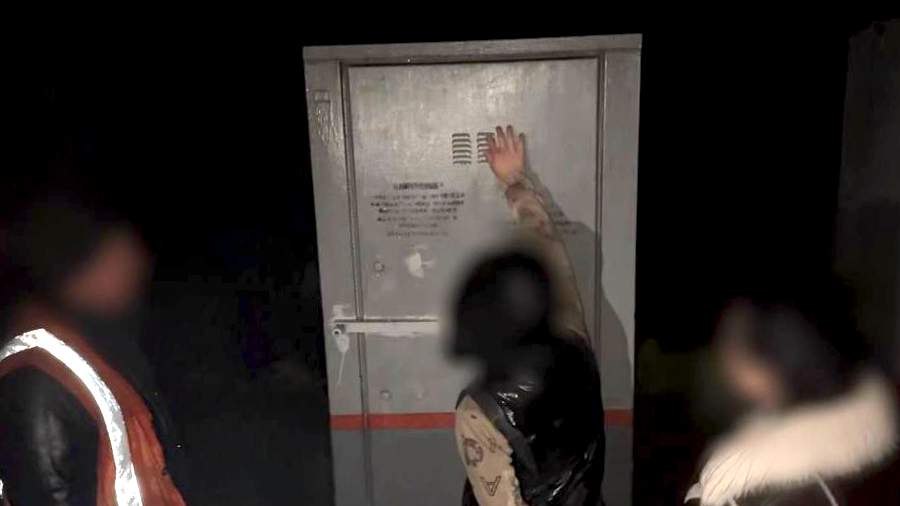 В ДНР задержали двух подростков по подозрению в подготовке диверсии на железной дороге