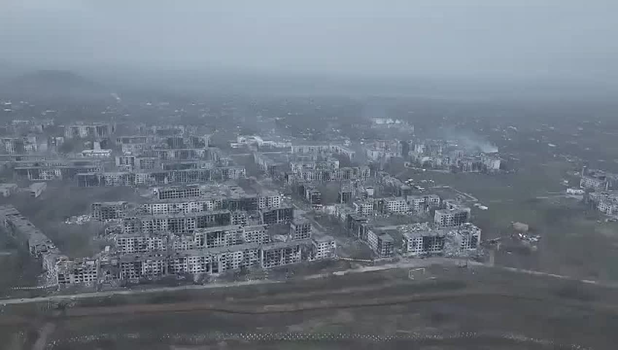 Вид на Мирноград на подступах к Покровску, с высоты птичьего полета