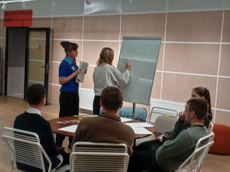 На волне профориентации!. При поддержке Уполномоченного по правам ребенка в ДНР Светланы Малахай ( На волне профориентации!. При поддержке Уполномоченного по правам ребенка в ДНР Светланы Малахай (