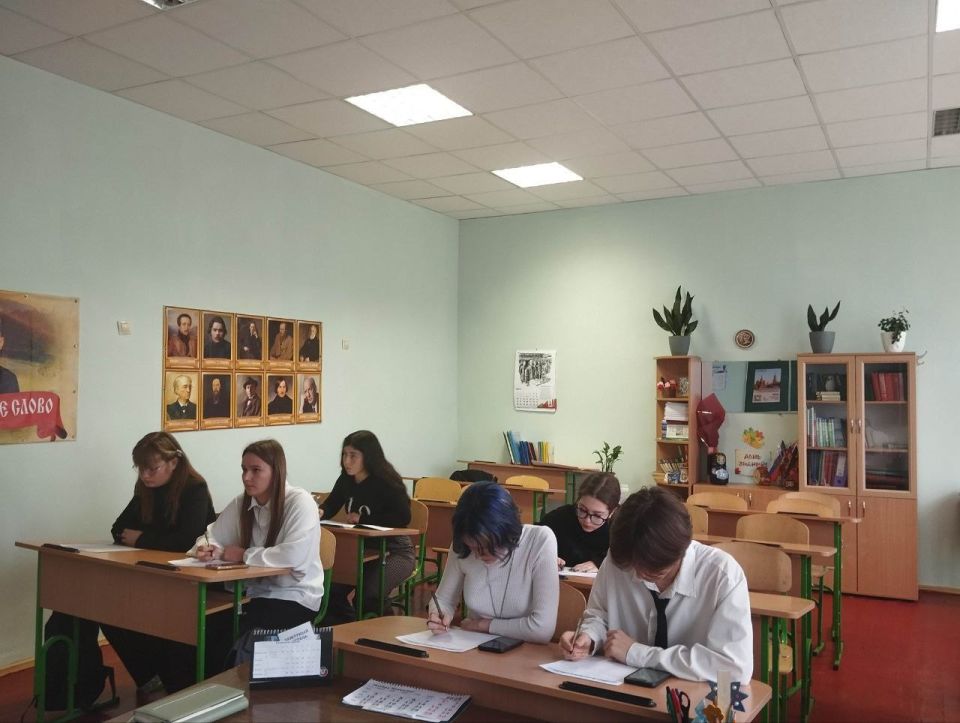 СТАРШЕКЛАССНИКИ ШКОЛЫ №3 ПРИНЯЛИ УЧАСТИЕ В ОСЕННЕЙ СЕССИИ ФЕСТИВАЛЯ СОЧИНЕНИЙ «РУCФЕСТ» СТАРШЕКЛАССНИКИ ШКОЛЫ №3 ПРИНЯЛИ УЧАСТИЕ В ОСЕННЕЙ СЕССИИ ФЕСТИВАЛЯ СОЧИНЕНИЙ «РУCФЕСТ»