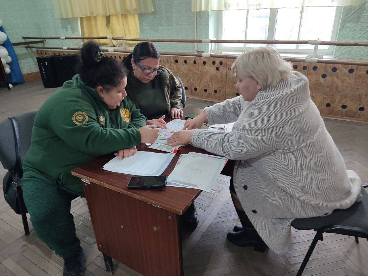 Провели выездную юридическую консультацию в посёлке Пелагеевка, Донецкой Народной Республики Провели выездную юридическую консультацию в посёлке Пелагеевка, Донецкой Народной Республики