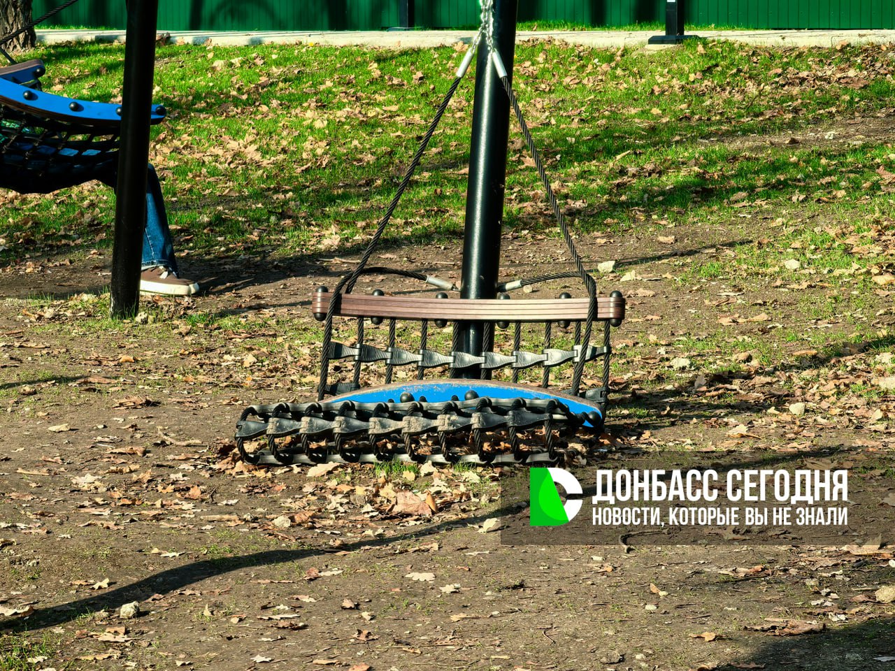 Дончане гуляют в обновлённом парке Гулливер даже в ноябре Дончане гуляют в обновлённом парке Гулливер даже в ноябре