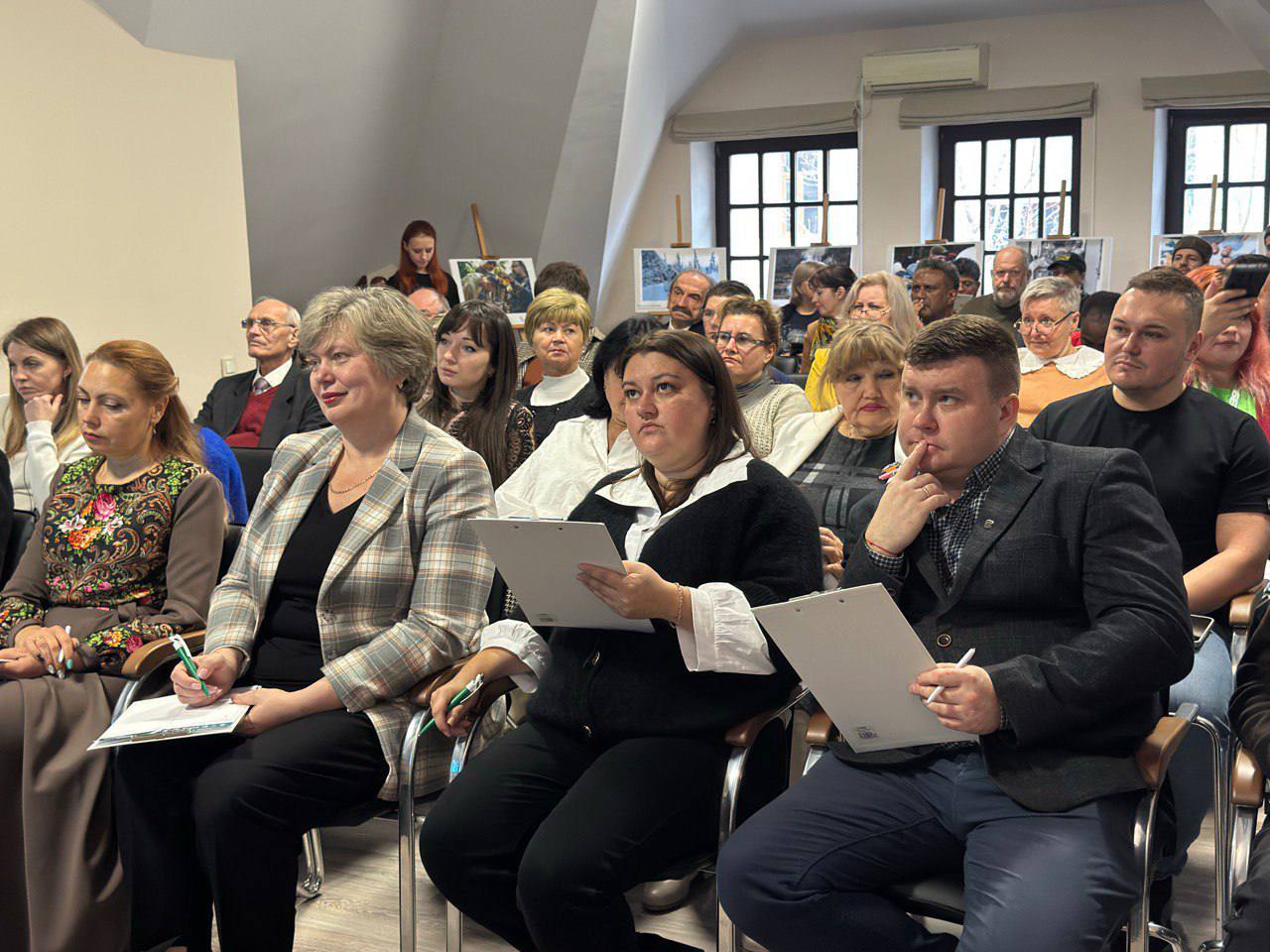 Марина Каплянок и Александр Черников приняли участие в Юбилейной X Всероссийской просветительской акции «Большой этнографический диктант» Марина Каплянок и Александр Черников приняли участие в Юбилейной X Всероссийской просветительской акции «Большой этнографический диктант»