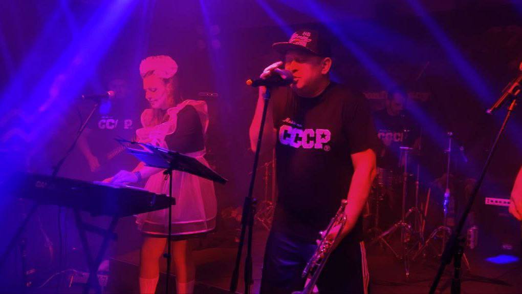 8 ноября в рамках акции «Камбэк» в Харцызском городском Дворце культуры состоялся рок-концерт с участием рок-шоу группы «Хата SKраю» и рок-группы агрессивных романсов «TAU-KITA» 8 ноября в рамках акции «Камбэк» в Харцызском городском Дворце культуры состоялся рок-концерт с участием рок-шоу группы «Хата SKраю» и рок-группы агрессивных романсов «TAU-KITA»