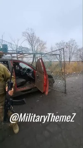 Чубатые в районе Дружковки предприняли попытку эвакуации повреждённого пикапа