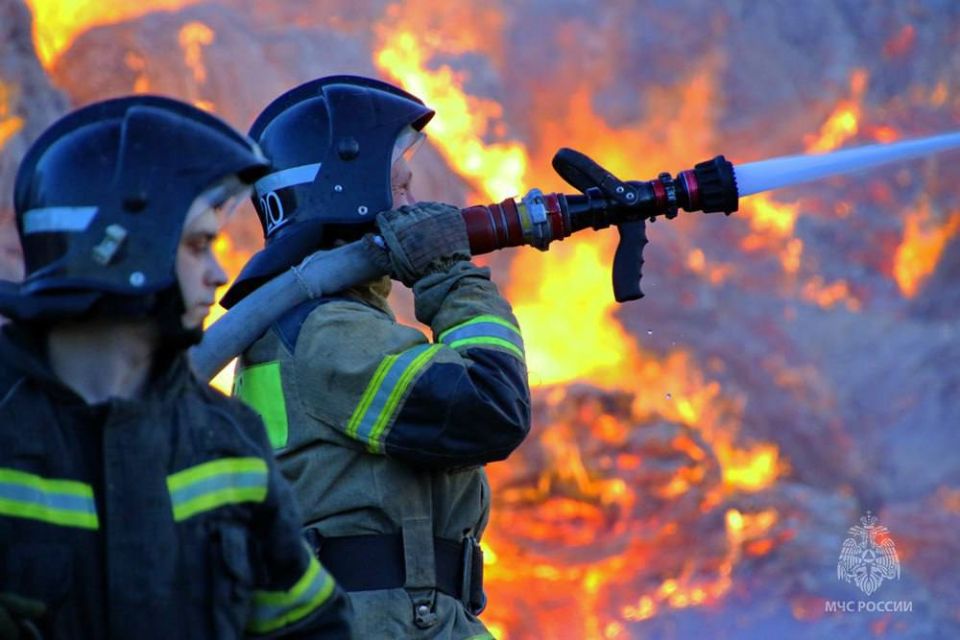 #МЧСДНР_СВОД за сутки. Ликвидировано 15 пожаров