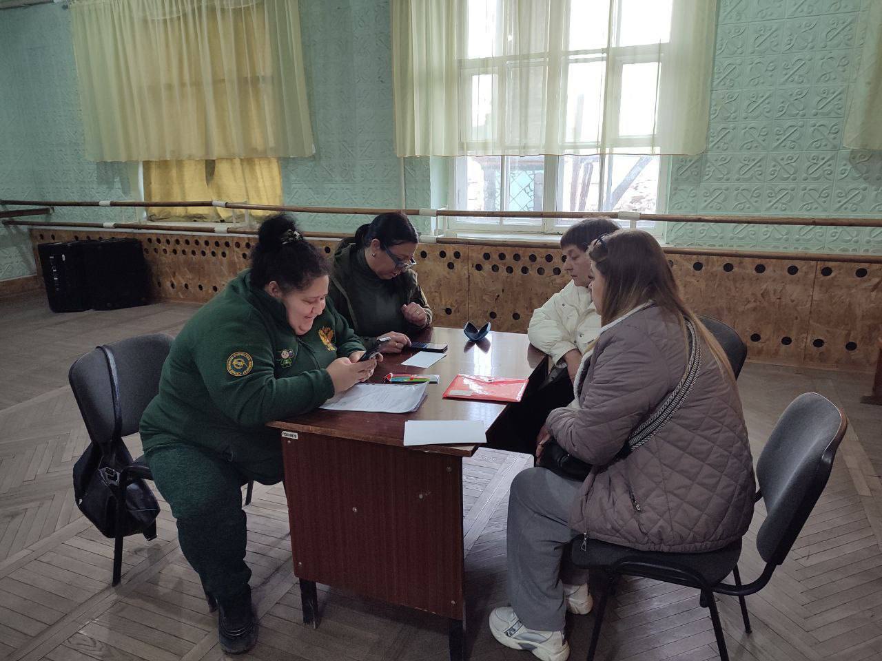 Провели выездную юридическую консультацию в посёлке Пелагеевка, Донецкой Народной Республики Провели выездную юридическую консультацию в посёлке Пелагеевка, Донецкой Народной Республики