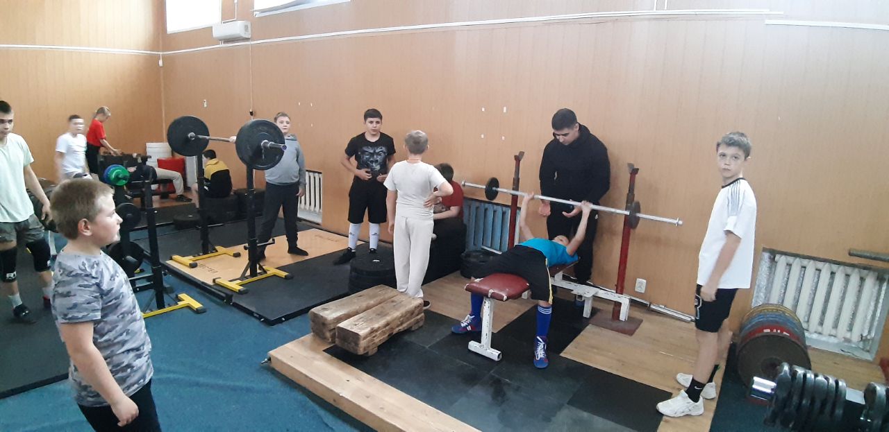 В Мангуше прошло учебно-тренировочное занятие по пауэрлифтингу! В Мангуше прошло учебно-тренировочное занятие по пауэрлифтингу!