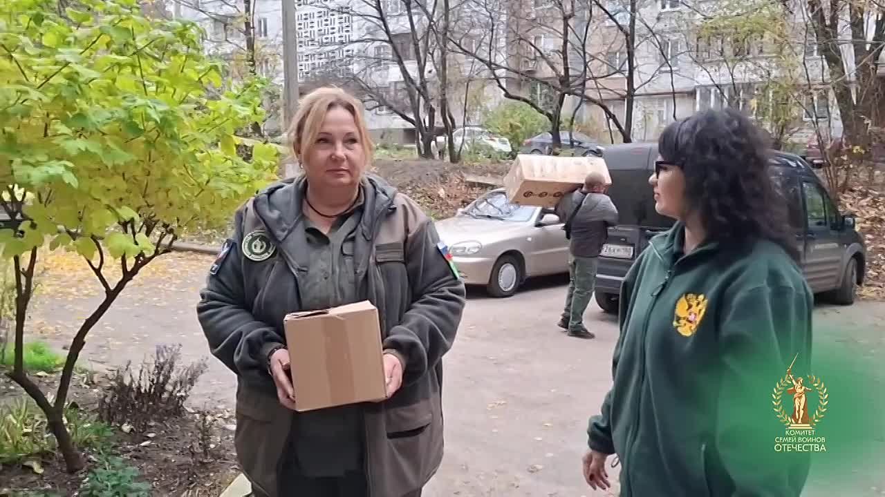 Вместе с нашим гостями из Адыгеи исполнили маленькую мечту Верочки Приехали к семье погибшего бойца — Епутатовой Любови и трехлетней дочке Вере, чтобы порадовать небольшими гостинцами из Адыгеи, а также исполнить детскую...