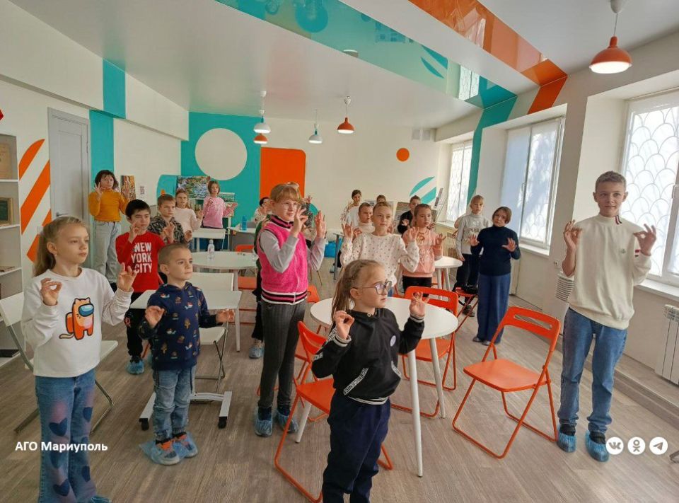 Для юных мариупольцев провели занятие по развитию мелкой моторики Для юных мариупольцев провели занятие по развитию мелкой моторики