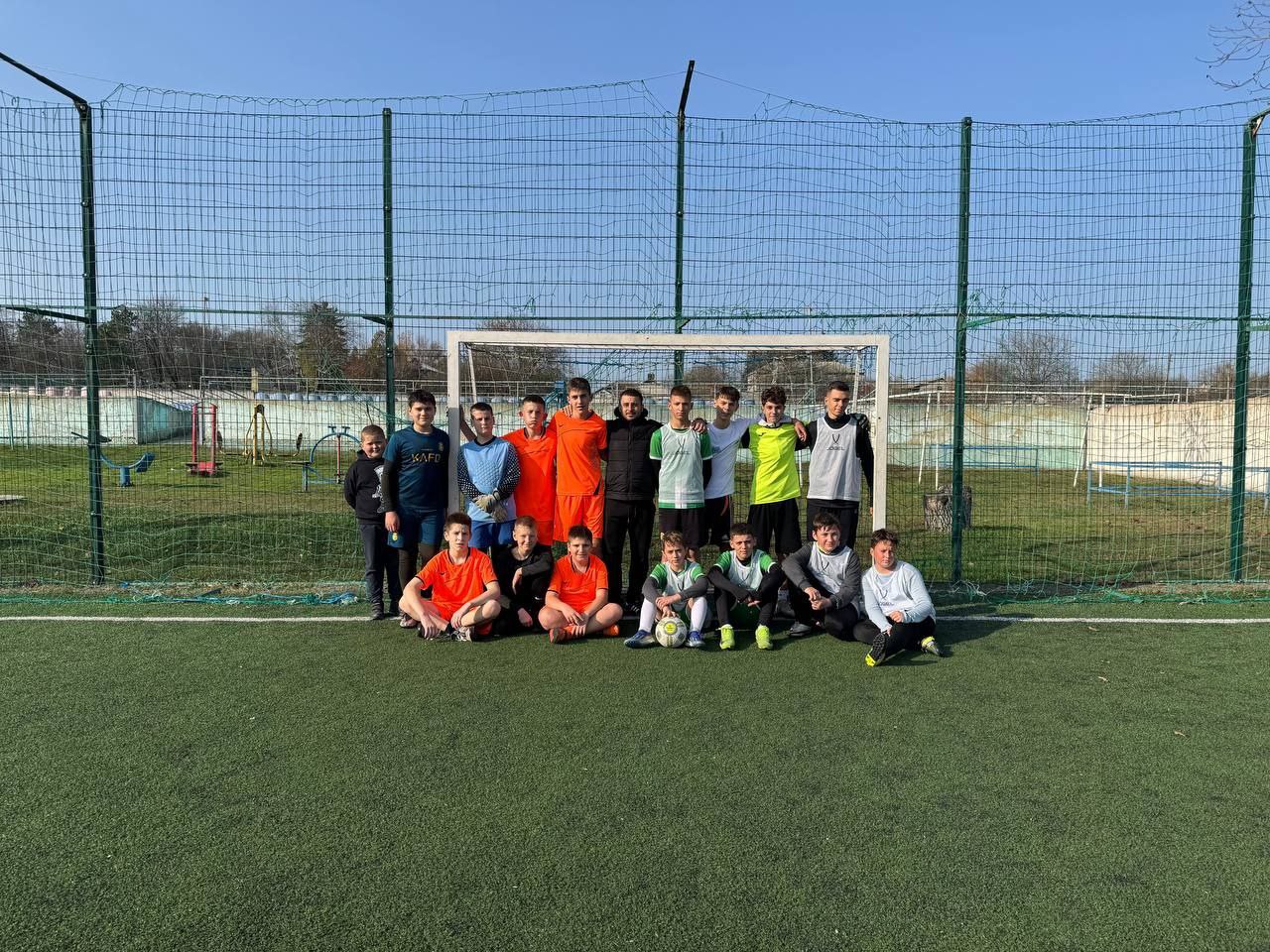 08 ноября в пгт. Володарское прошёл товарищеский матч между командами Ялта и Володарск