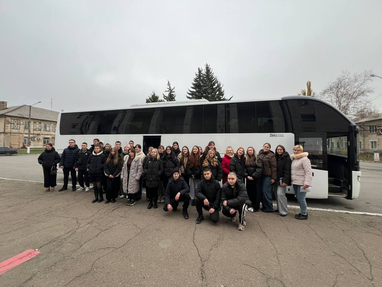 В рамках проекта "Университетские смены" 8 ноября 2025 года 30 ребят из Шахтёрска и Шахтёрского района, преодолеют расстояние более 10000 км к острову Сахалин в город Южно-Сахалинск В рамках проекта "Университетские смены" 8 ноября 2025 года 30 ребят из Шахтёрска и Шахтёрского района, преодолеют расстояние более 10000 км к острову Сахалин в город Южно-Сахалинск