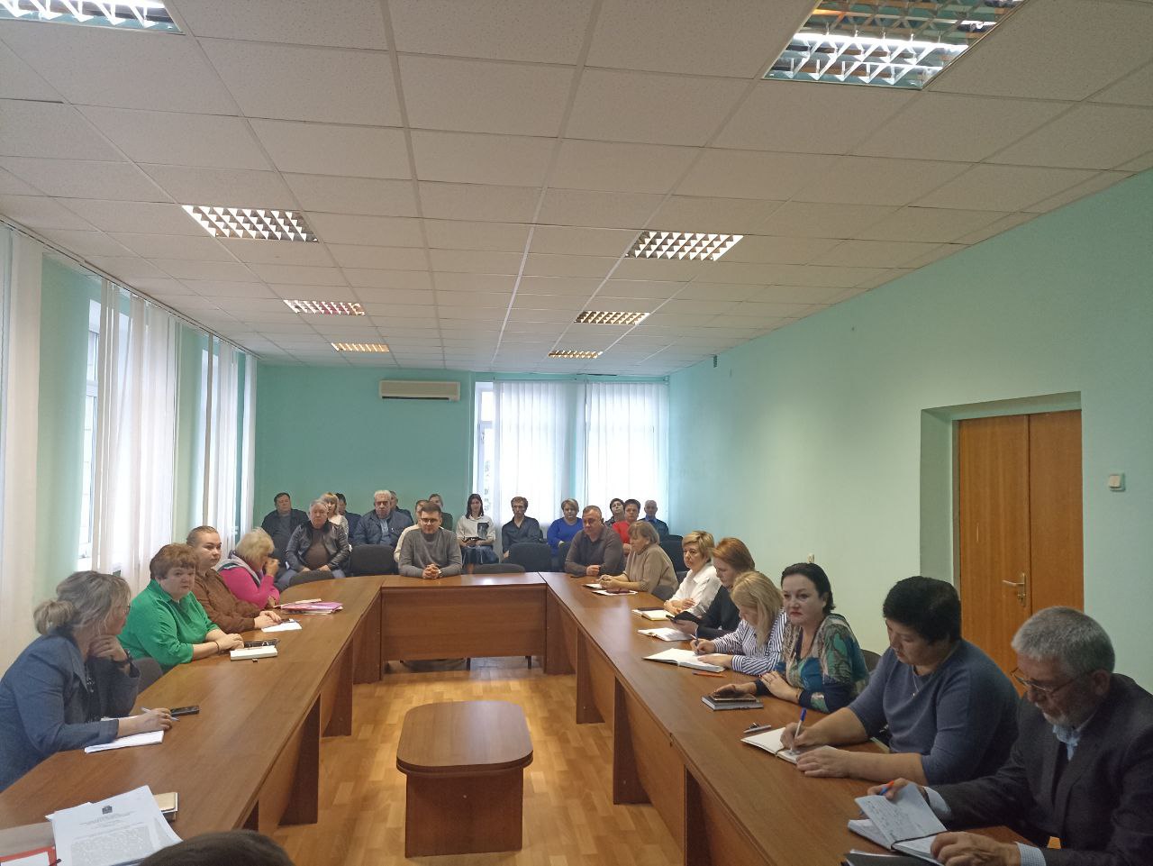 Василий Овчаров: Сегодня, 10 ноября 2025 года, состоялось аппаратное совещание с начальниками структурных подразделений Администрации Новоазовского муниципального округа, территориальных подразделений министерств и ведомств...