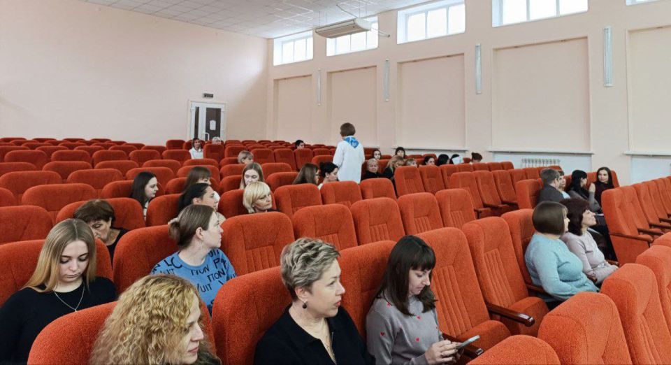 В администрации Амвросиевского муниципального округа состоялась встреча, направленная на развитие деятельности по реализации электрической энергии и улучшение качества обслуживания бытовых потребителей В администрации Амвросиевского муниципального округа состоялась встреча, направленная на развитие деятельности по реализации электрической энергии и улучшение качества обслуживания бытовых потребителей