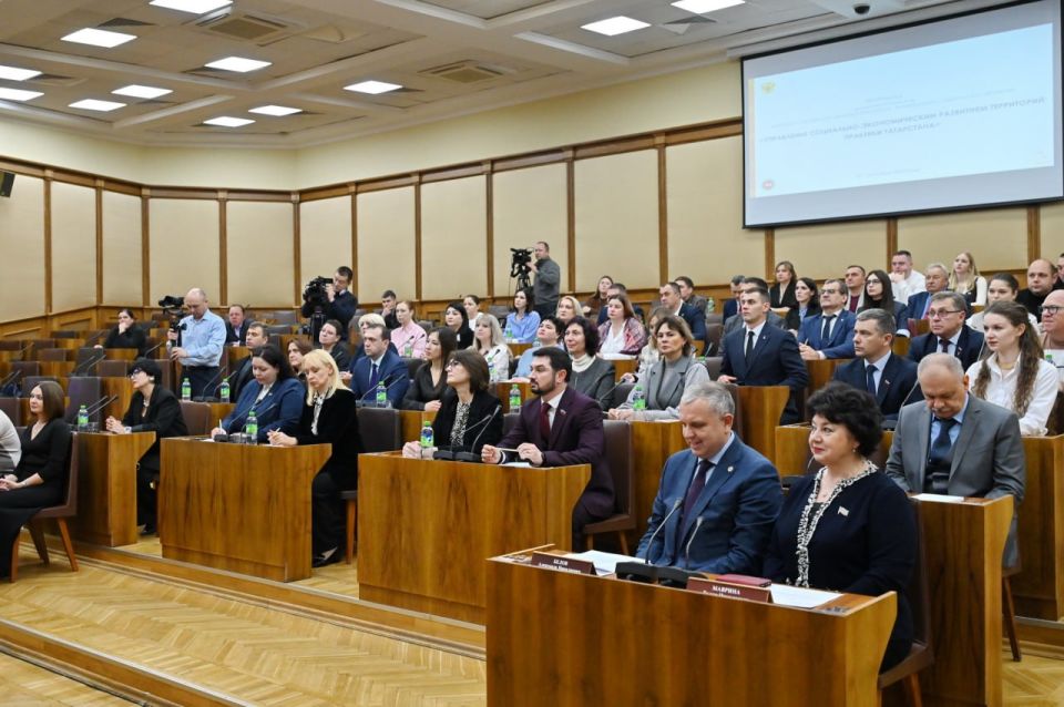 В Государственном Совете Республики Татарстан состоялось открытие образовательной программы «Представительная власть в субъекте Российской Федерации: опыт Татарстана» для представителей законодательных органов Донецкой и... В Государственном Совете Республики Татарстан состоялось открытие образовательной программы «Представительная власть в субъекте Российской Федерации: опыт Татарстана» для представителей законодательных органов Донецкой и...