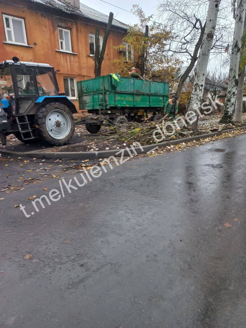 Алексей Кулемзин: Работники коммунального предприятия «Зелёное строительство» продолжают работу по поддержанию и благоустройству нашего города Алексей Кулемзин: Работники коммунального предприятия «Зелёное строительство» продолжают работу по поддержанию и благоустройству нашего города