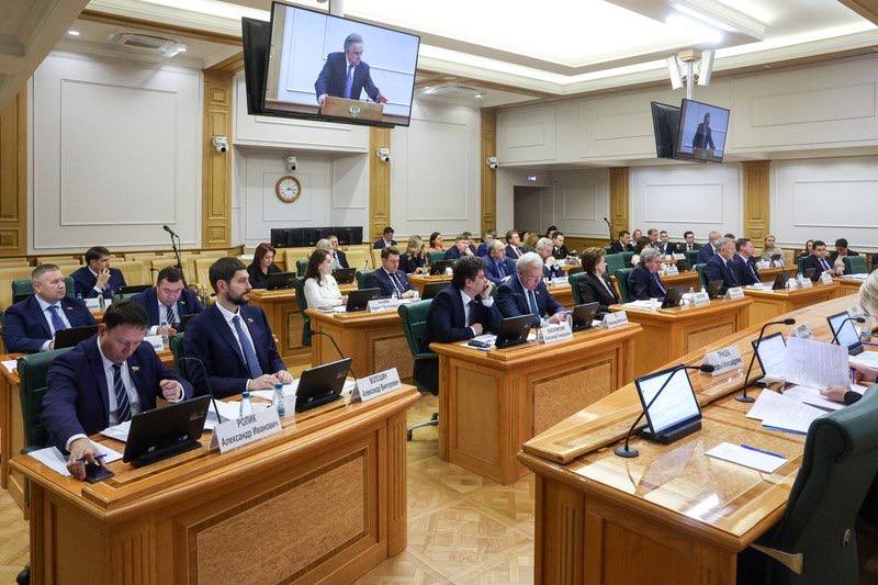 Александр Волошин: Сегодня в Совете Федерации под председательством Андрея Анатольевича Шевченко прошло расширенное заседание Комитета по федеративному устройству, региональной политике, местному самоуправлению и делам Севера Александр Волошин: Сегодня в Совете Федерации под председательством Андрея Анатольевича Шевченко прошло расширенное заседание Комитета по федеративному устройству, региональной политике, местному самоуправлению и делам Севера