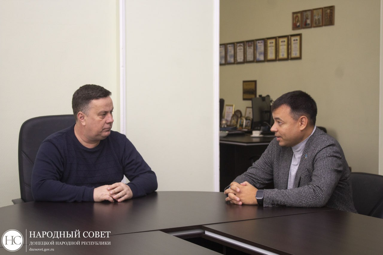 Константин Кузьмин: Провел рабочую встречу с депутатом Государственного Собрания (Ил Тумэн) Республики Саха (Якутия), главным врачом Якутской республиканской офтальмологической клинической больницы Иваном Луцканом Константин Кузьмин: Провел рабочую встречу с депутатом Государственного Собрания (Ил Тумэн) Республики Саха (Якутия), главным врачом Якутской республиканской офтальмологической клинической больницы Иваном Луцканом