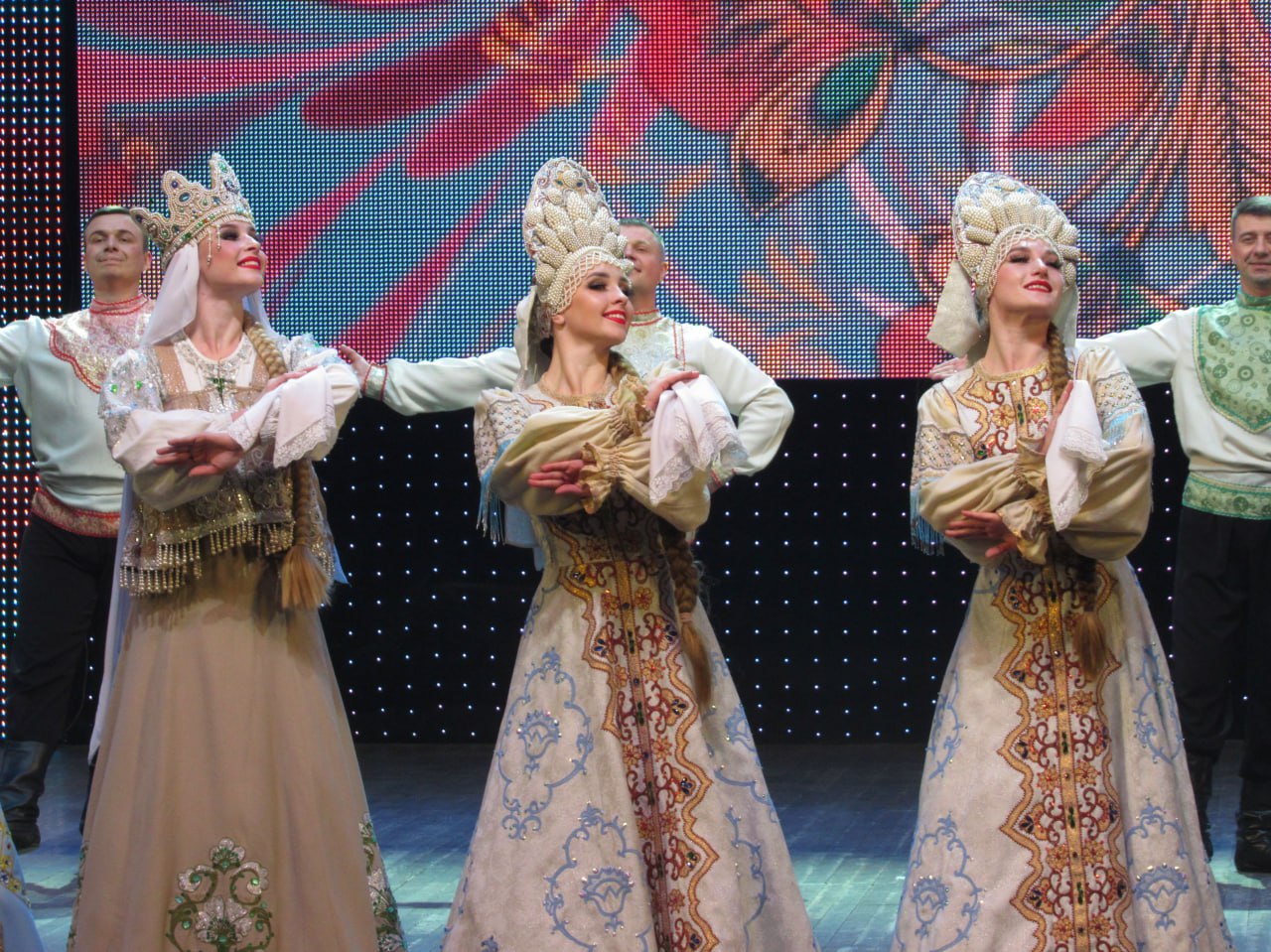 «Многонациональный Донбасс» от «Донбасса»: ко Дню народного единства коллектив дал большой сольный концерт в родном Донецке «Многонациональный Донбасс» от «Донбасса»: ко Дню народного единства коллектив дал большой сольный концерт в родном Донецке