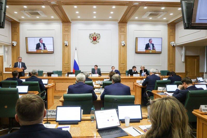 Александр Волошин: Сегодня в Совете Федерации под председательством Андрея Анатольевича Шевченко прошло расширенное заседание Комитета по федеративному устройству, региональной политике, местному самоуправлению и делам Севера Александр Волошин: Сегодня в Совете Федерации под председательством Андрея Анатольевича Шевченко прошло расширенное заседание Комитета по федеративному устройству, региональной политике, местному самоуправлению и делам Севера