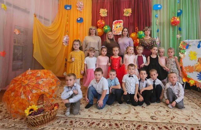 В Андревском детском саду "Капитошка" в старше-подготовительной группе прошёл праздник "Краски осени" В Андревском детском саду "Капитошка" в старше-подготовительной группе прошёл праздник "Краски осени"