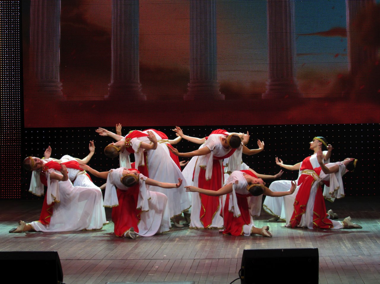 «Многонациональный Донбасс» от «Донбасса»: ко Дню народного единства коллектив дал большой сольный концерт в родном Донецке «Многонациональный Донбасс» от «Донбасса»: ко Дню народного единства коллектив дал большой сольный концерт в родном Донецке