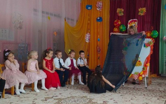 В Андревском детском саду "Капитошка" в старше-подготовительной группе прошёл праздник "Краски осени" В Андревском детском саду "Капитошка" в старше-подготовительной группе прошёл праздник "Краски осени"