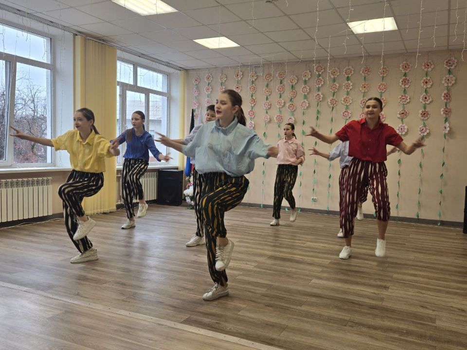 Сегодня, в День сотрудника органов внутренних дел Российской Федерации глава муниципального образования городского округа Дебальцево Сергей Желновач поздравил коллектив Отдела Министерства внутренних дел Российской Федерации... Сегодня, в День сотрудника органов внутренних дел Российской Федерации глава муниципального образования городского округа Дебальцево Сергей Желновач поздравил коллектив Отдела Министерства внутренних дел Российской Федерации...